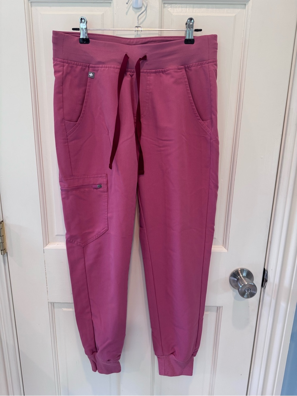 Women's FIGS Berry Drawstring Cargo Jogger Scrub Pants